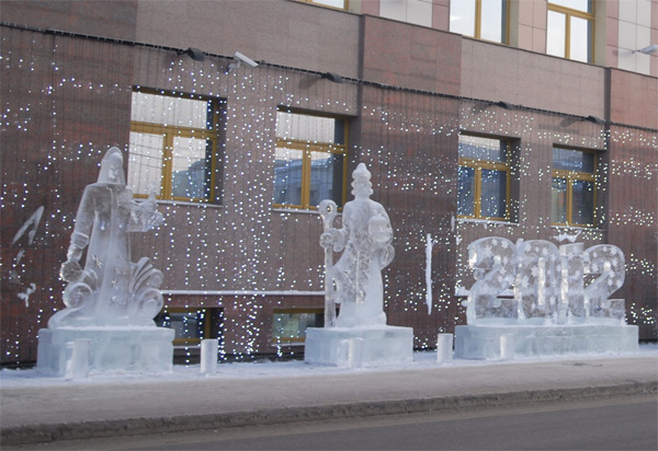 Зимняя забава: ледяные скульптуры